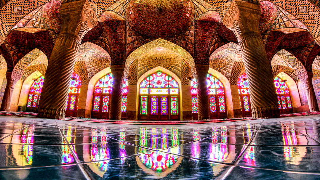 DİKKAT BÜYÜLENEBİLİRSİNİZ! KARŞINIZDA GÖKKUŞAĞI CAMİİ!