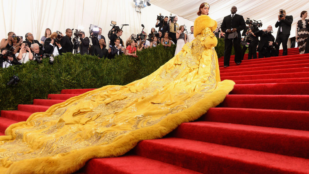 EN ŞIK KIRMIZI HALI: MET GALA 2015!