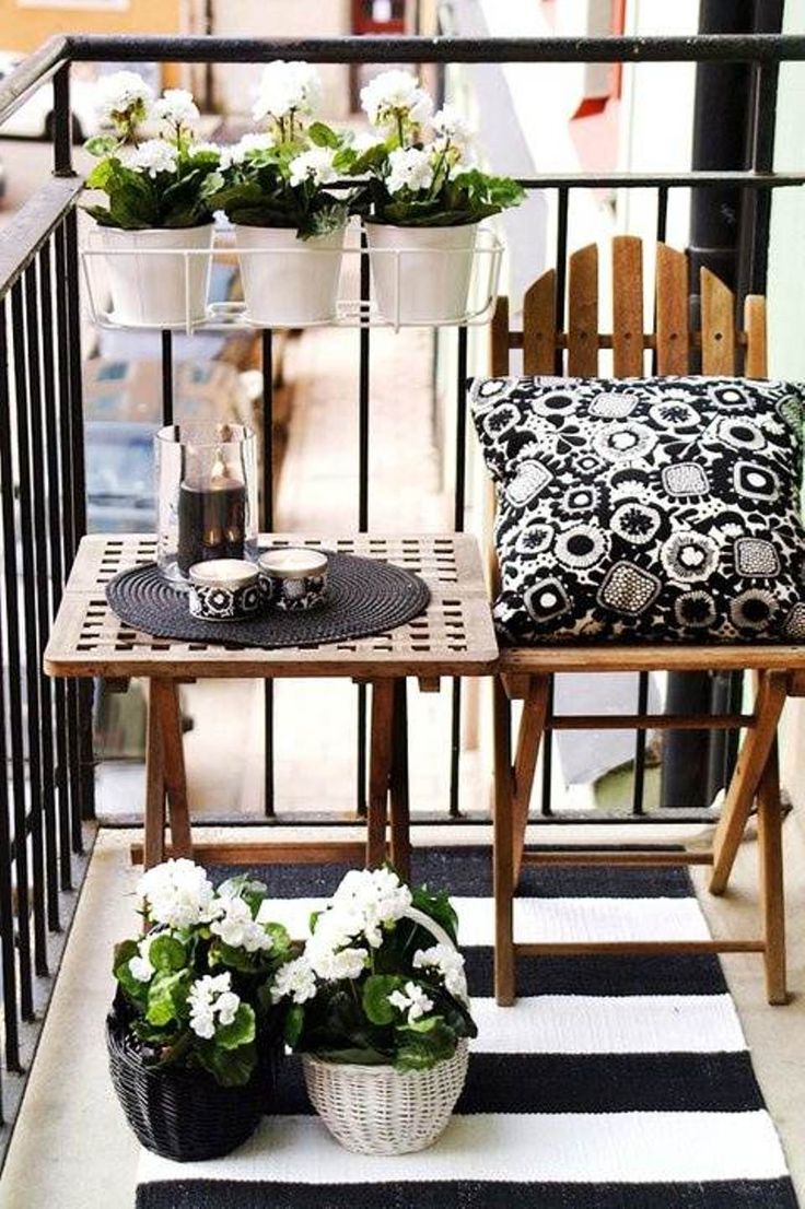 KÜÇÜK BAHÇE VE BALKONLAR İÇİN DEKORASYON ÖNERİLERİ…